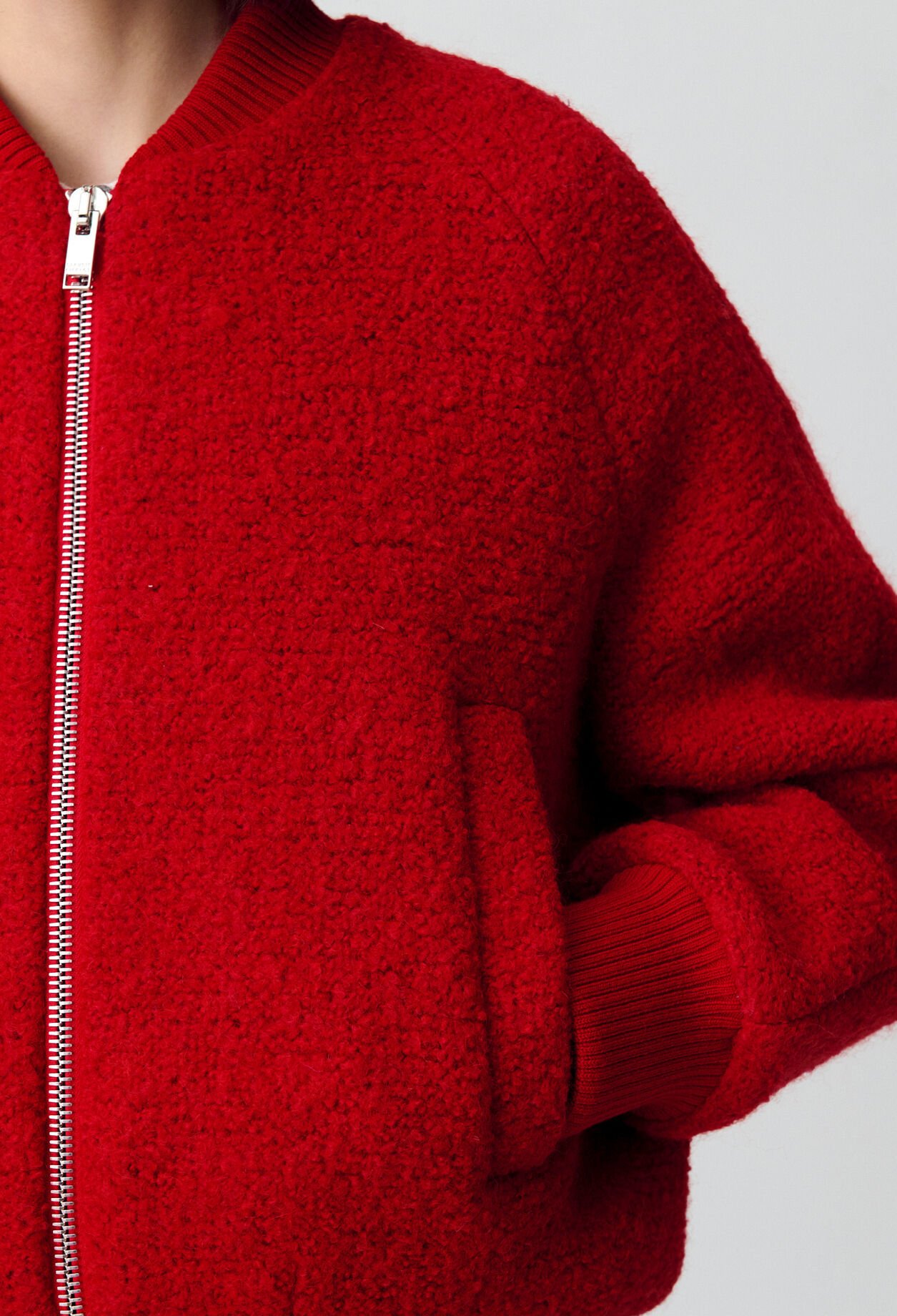 Chaqueta corta estilo bomber