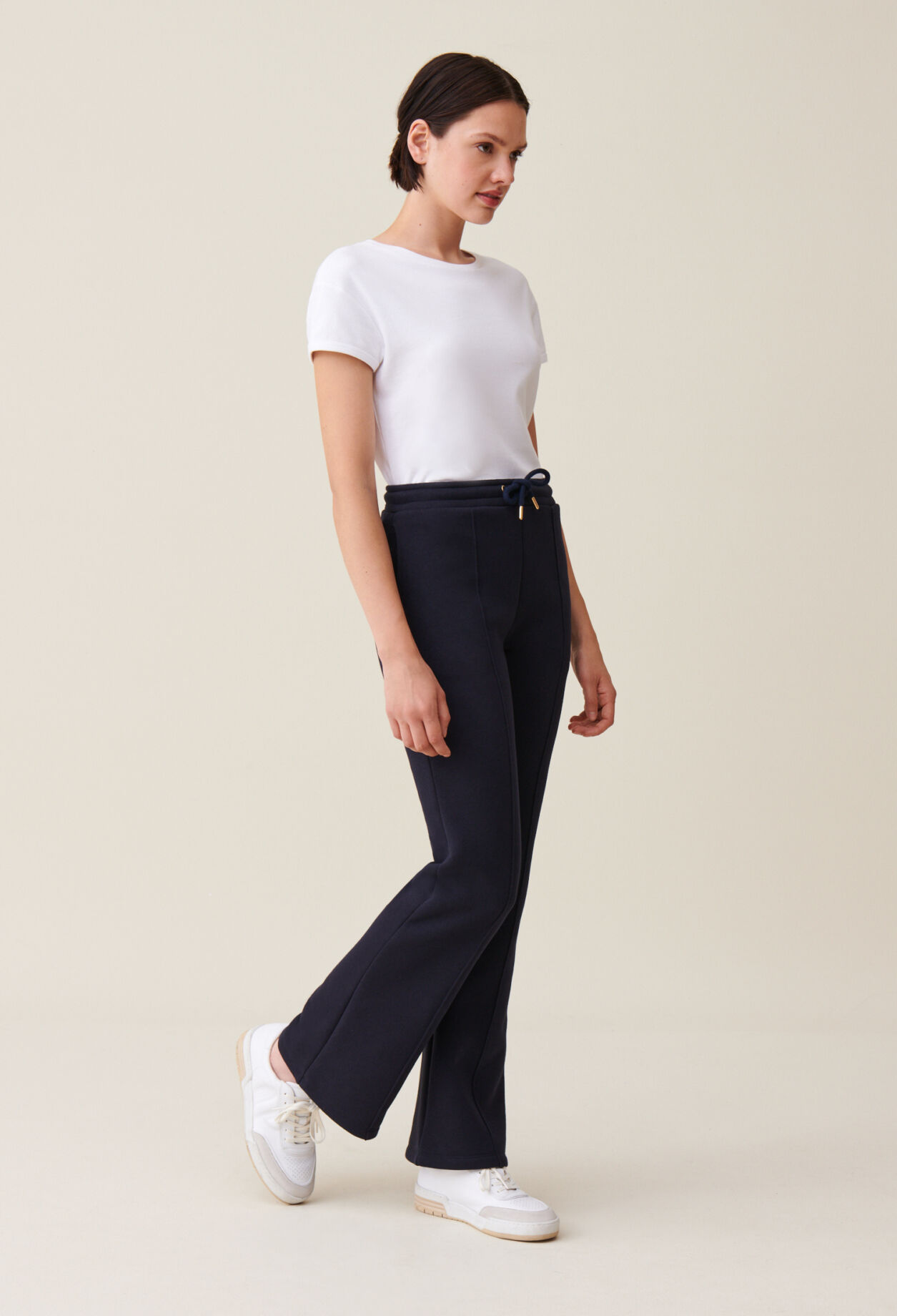Pantalón azul marino cómodo