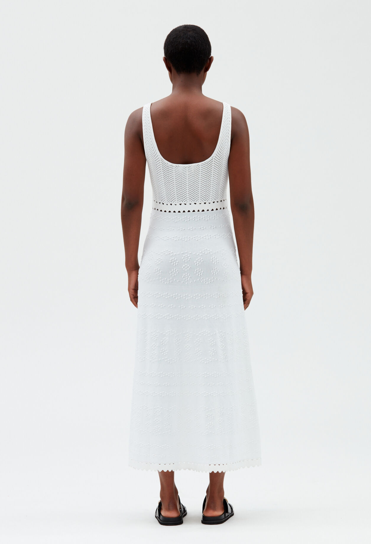 Vestido semilargo punto