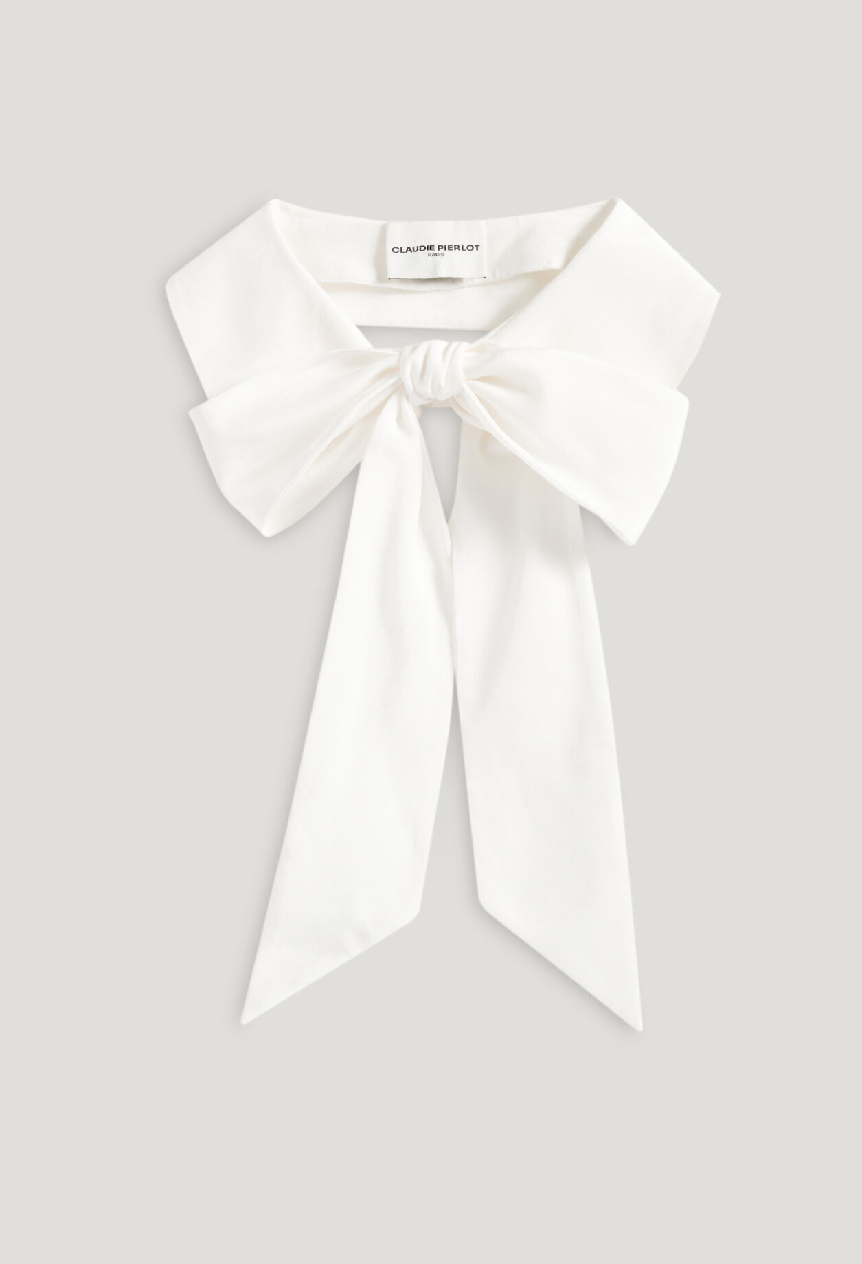 Cuello Claudine seda desmontable