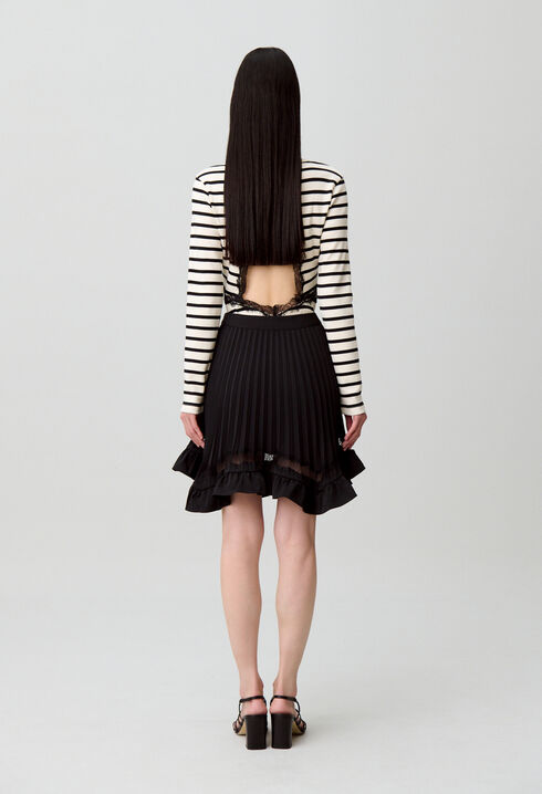 Falda asimétrica de encaje