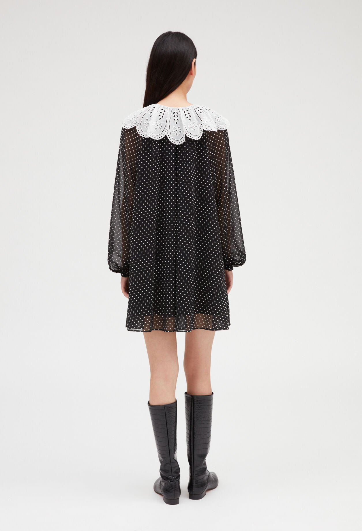 Vestido corto Rifi cuello ancho