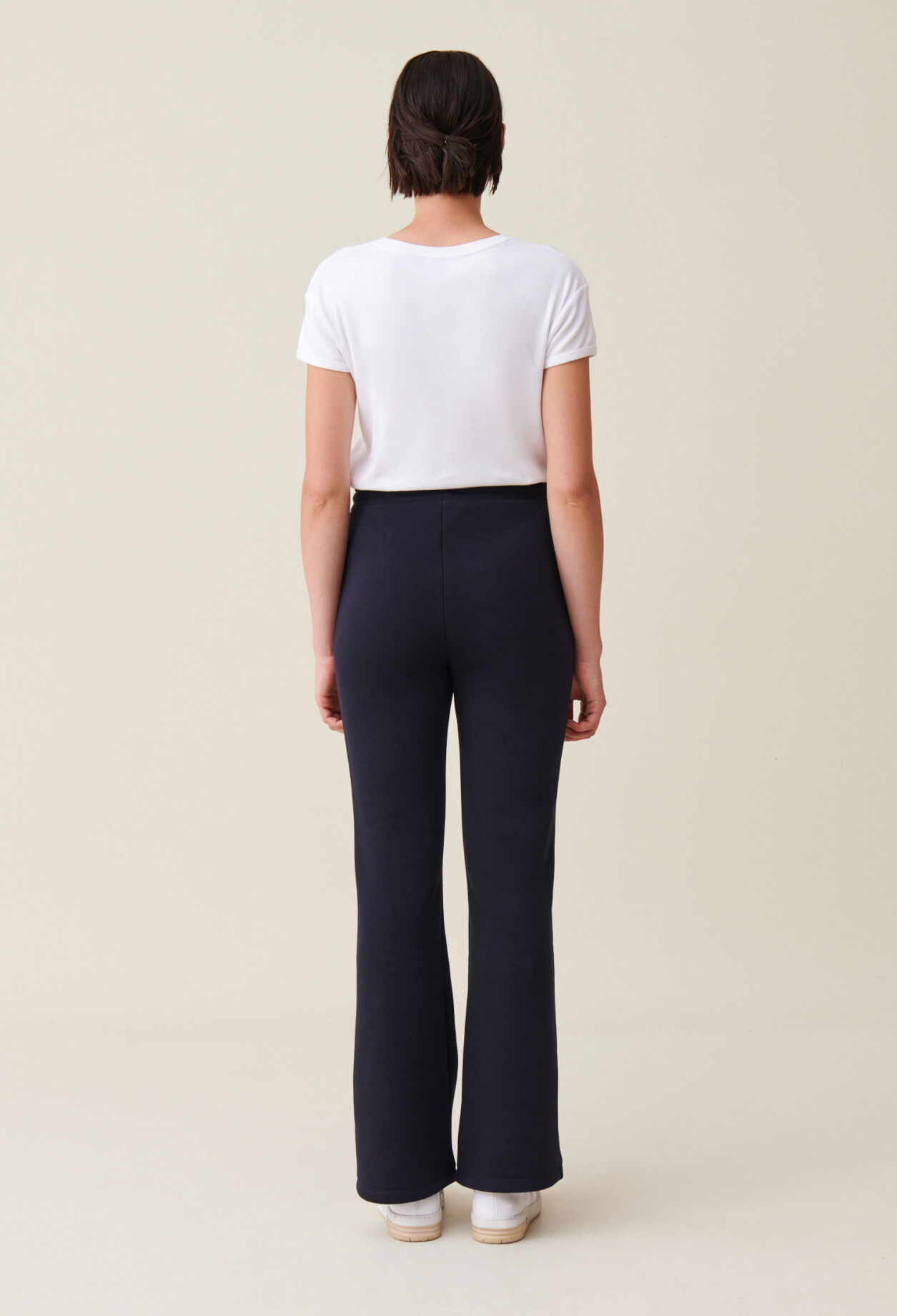 Pantalón azul marino cómodo