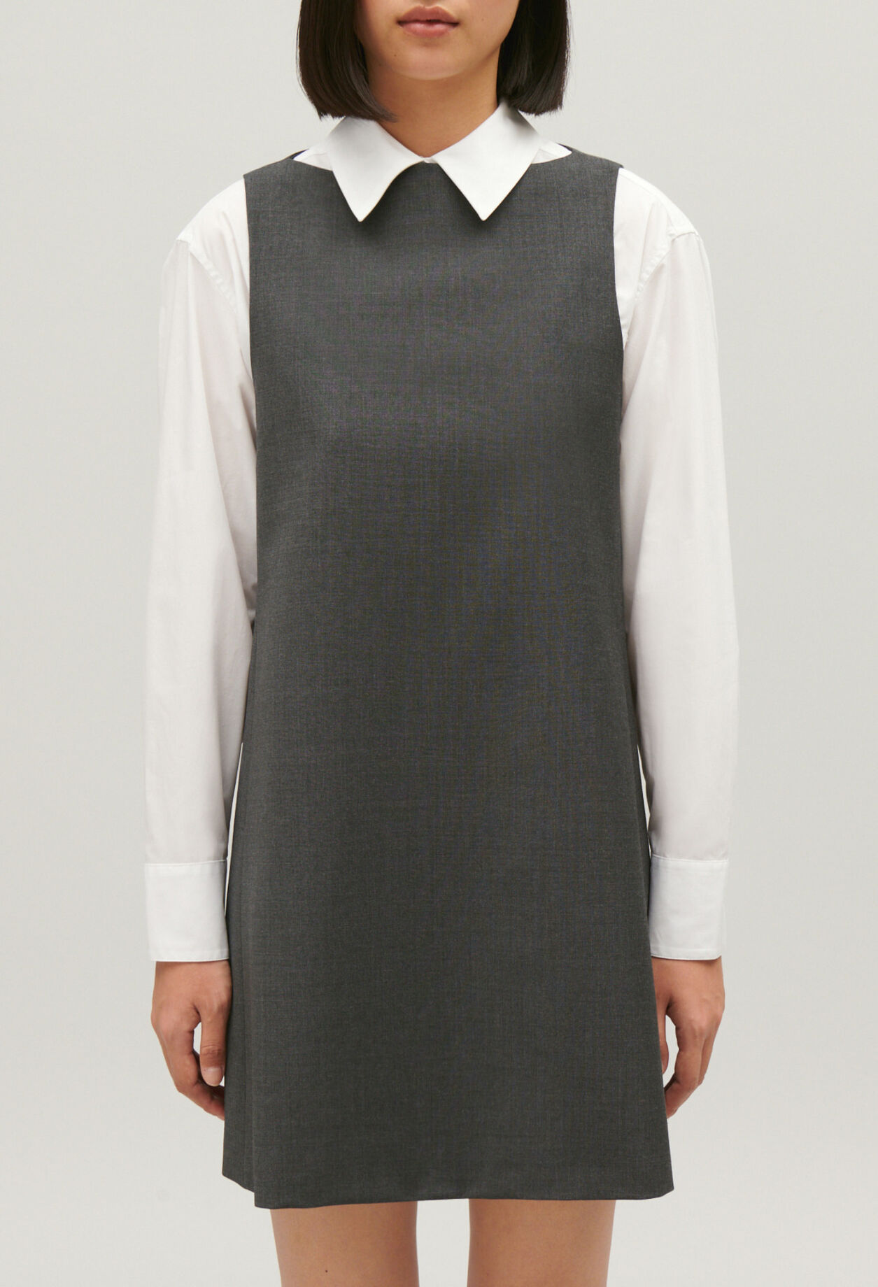 Vestido corto gris chiné