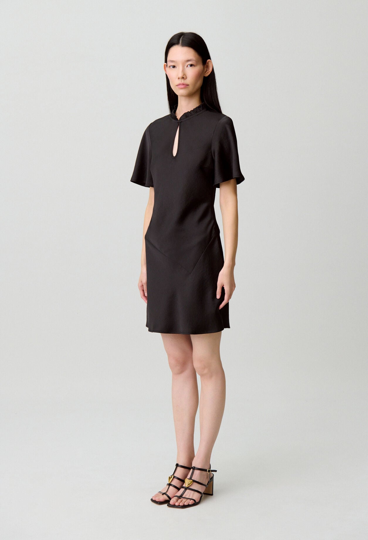 Vestido corto fluido