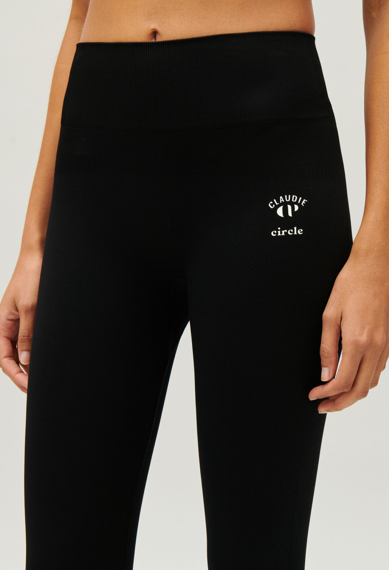 Malla deportiva negra Claudie x Circle