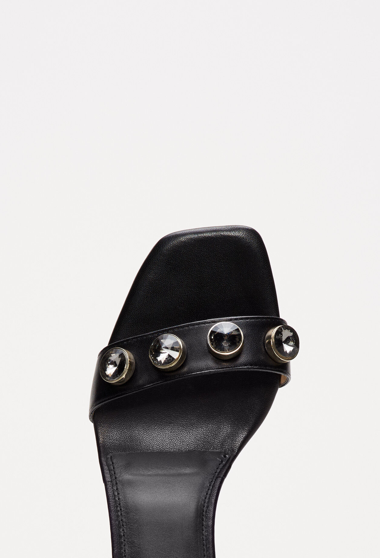Sandalias con tacones cuadrados