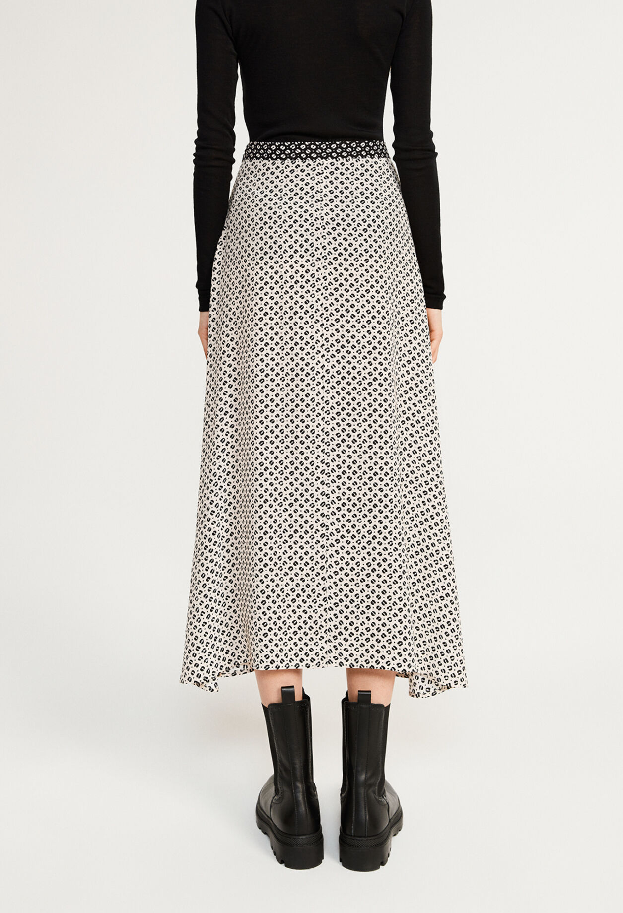Falda midi