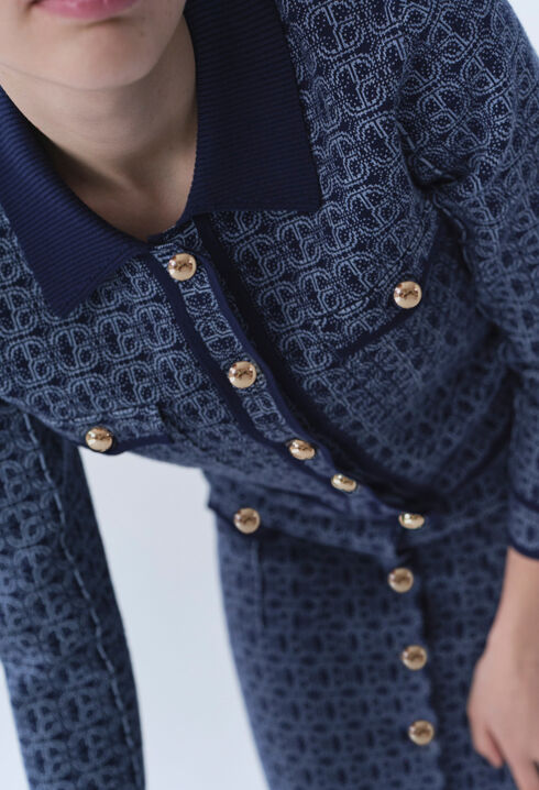 Cárdigan monograma CP cuello camisa