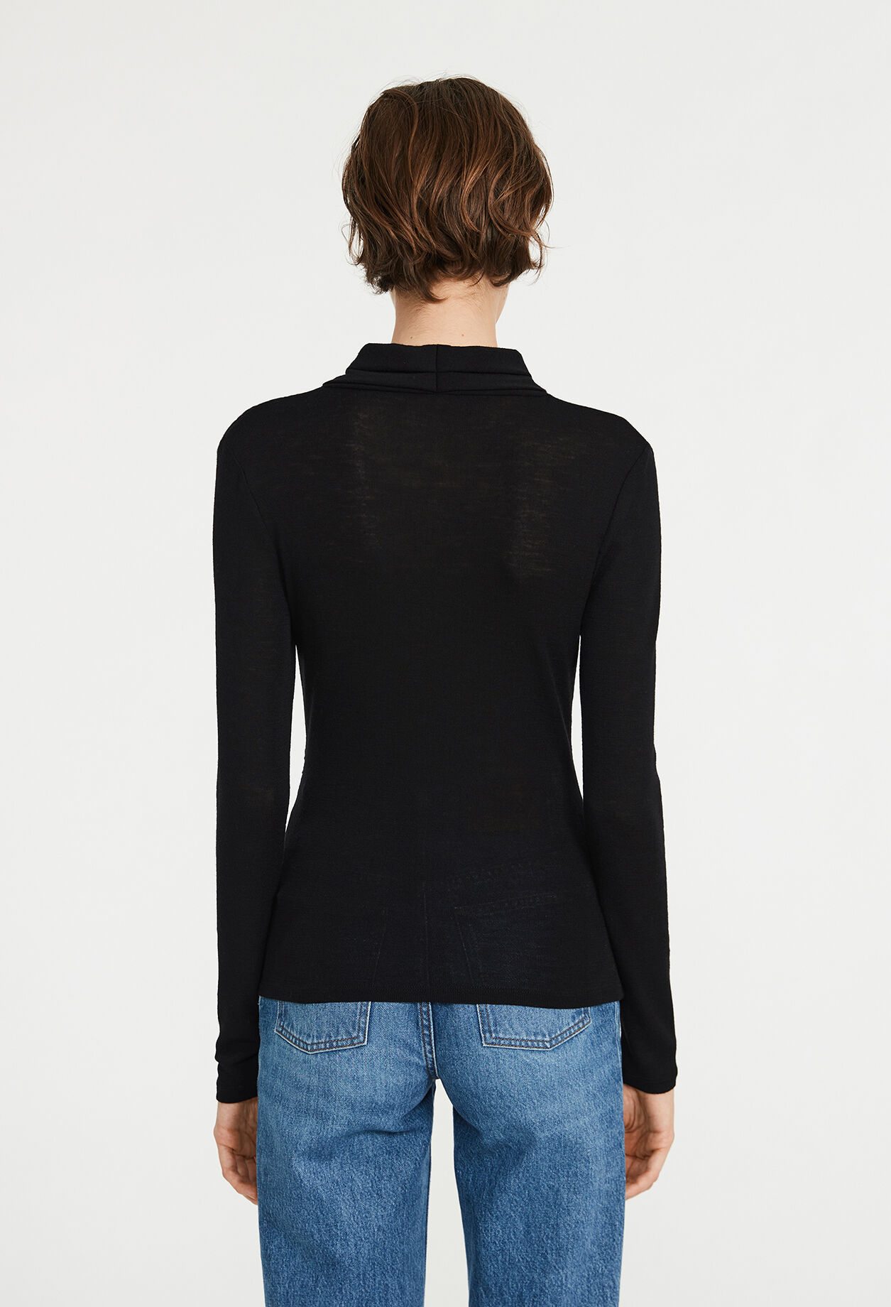 Top con cuello cruzado