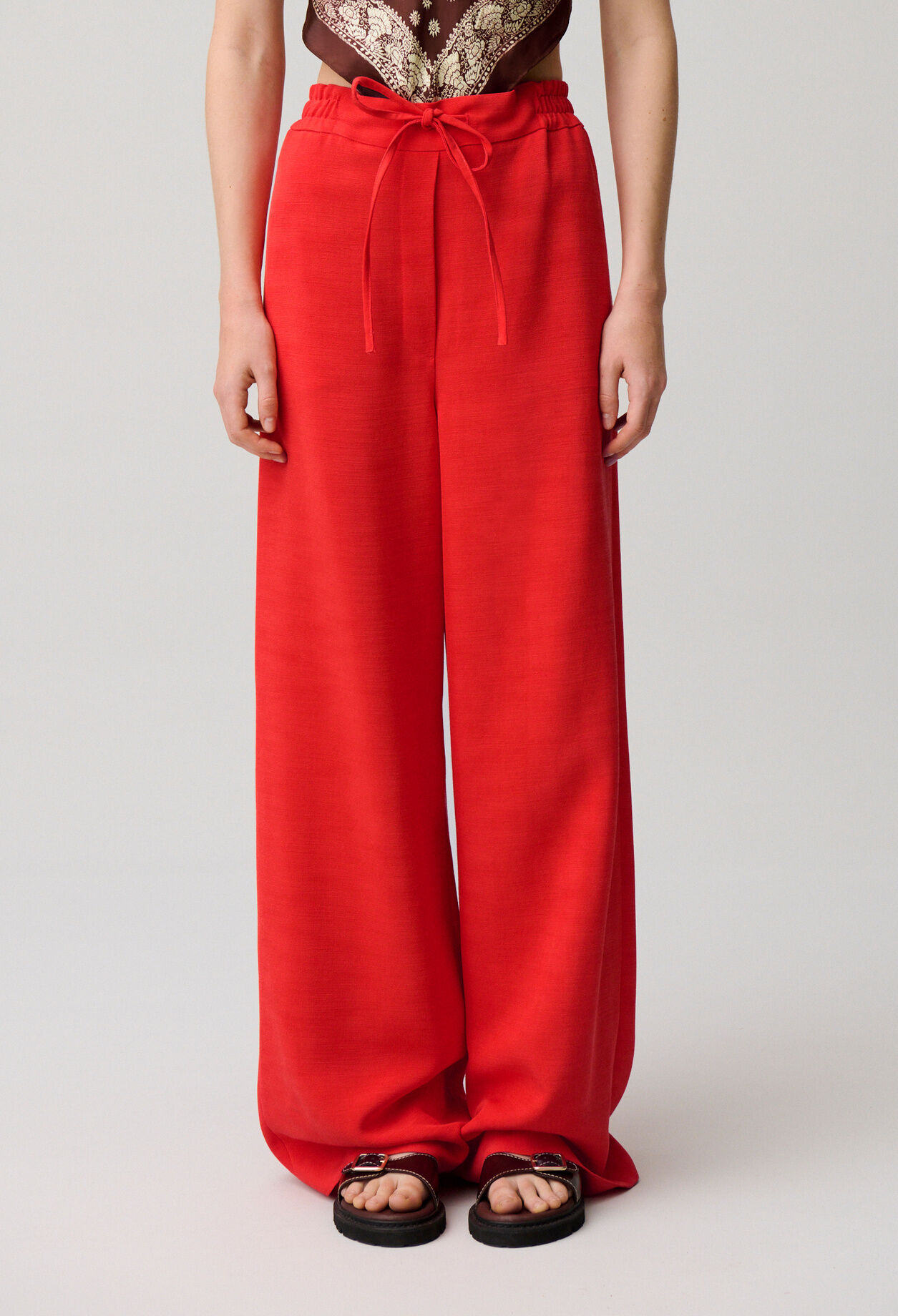 Pantal&oacute;n ancho color crudo