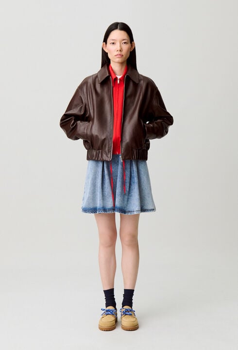 Cazadora de piel brillante casual