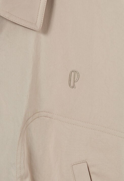 Chaqueta oversize con cremallera