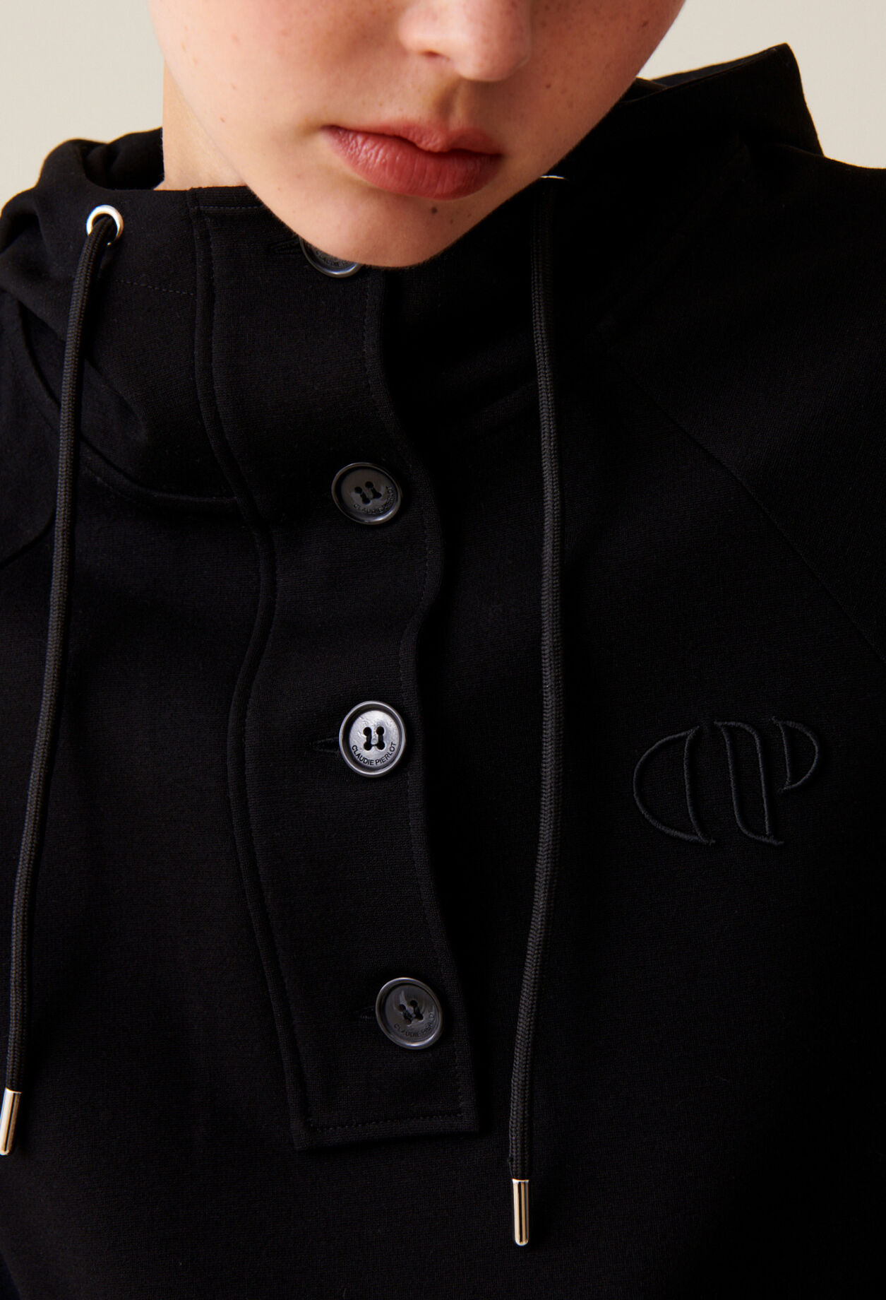 Sudadera con capucha negra oversize