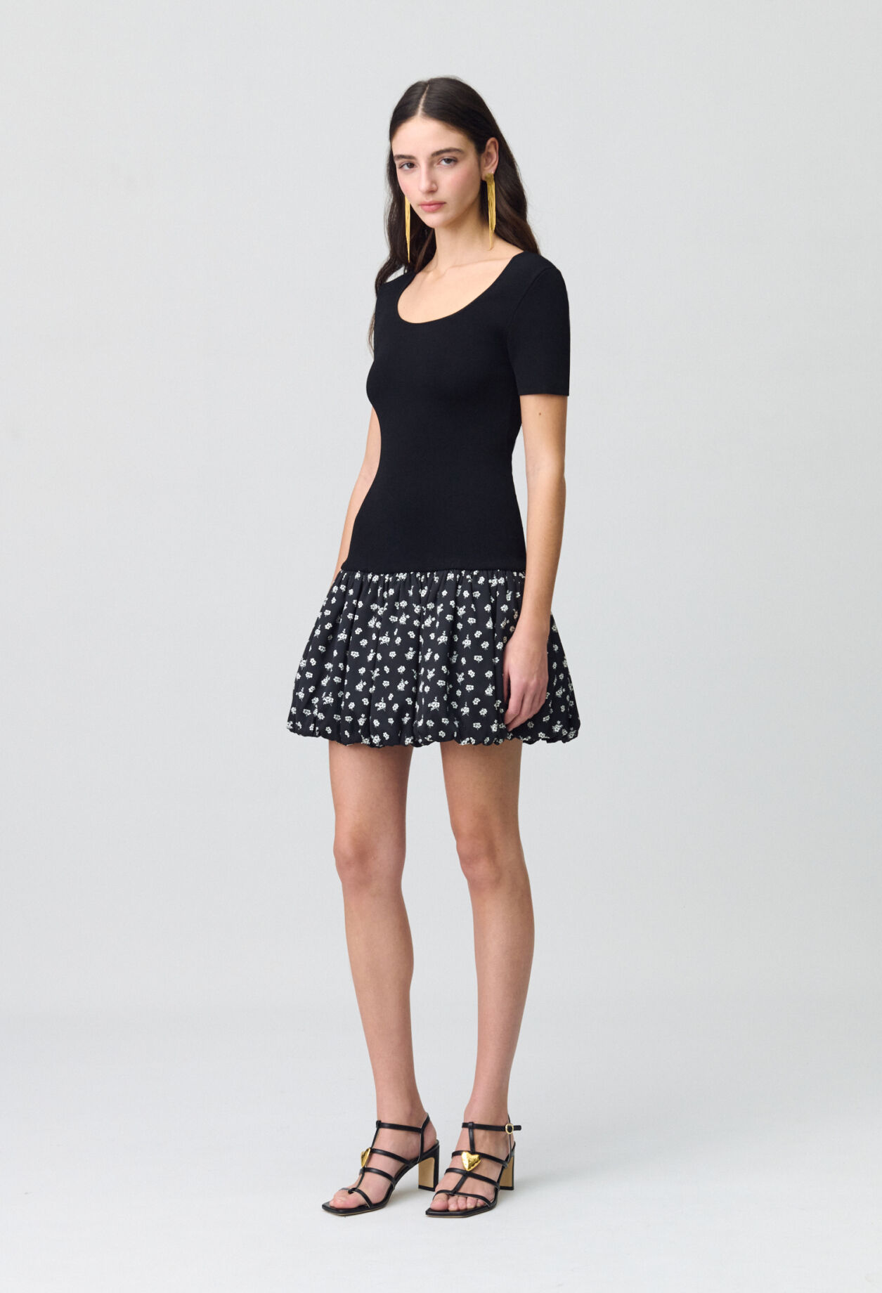 Vestido corto con estampado floral