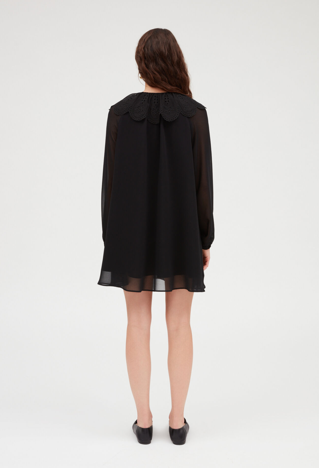 Vestido corto Rifi cuello ancho