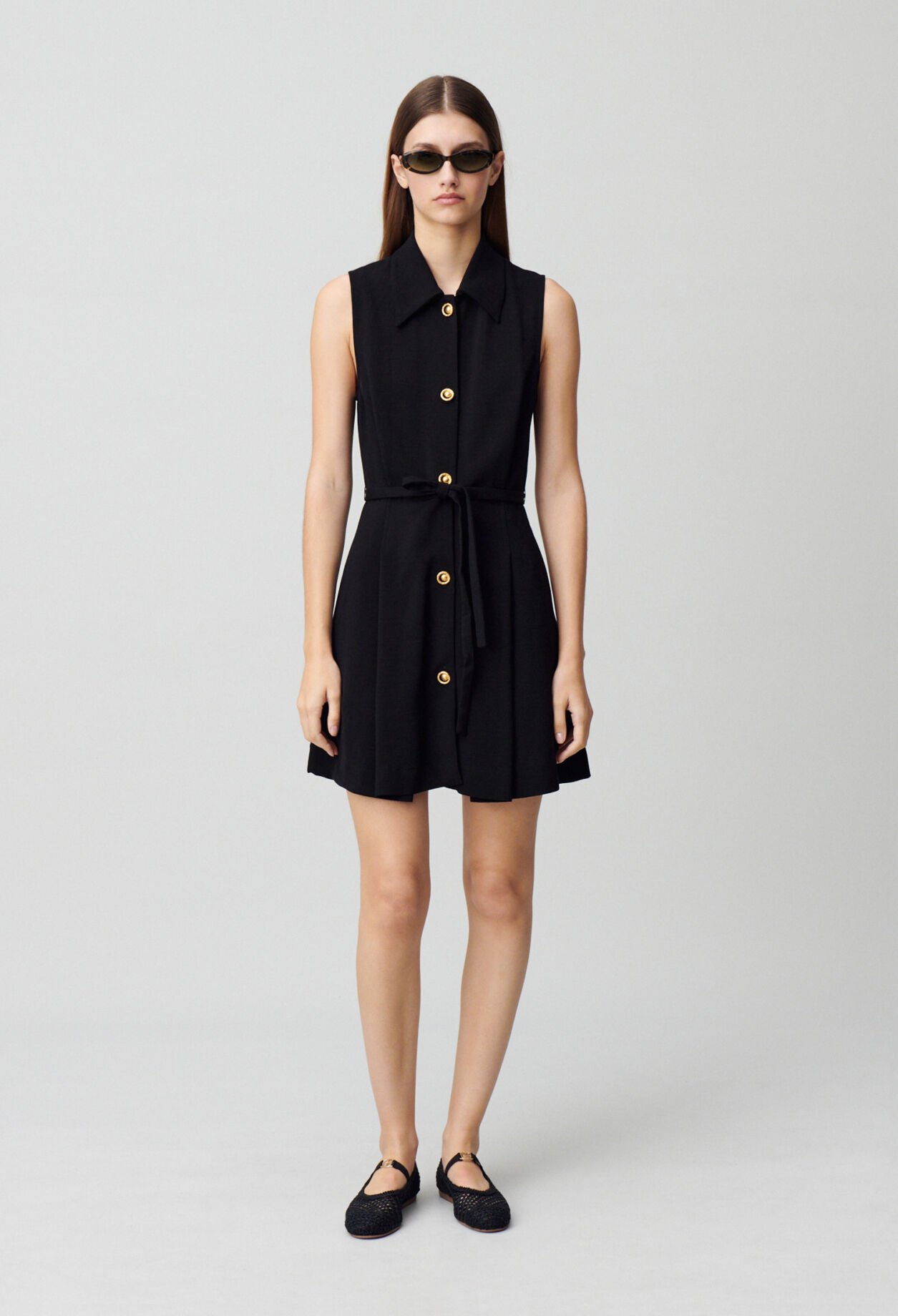 Vestido corto sin mangas
