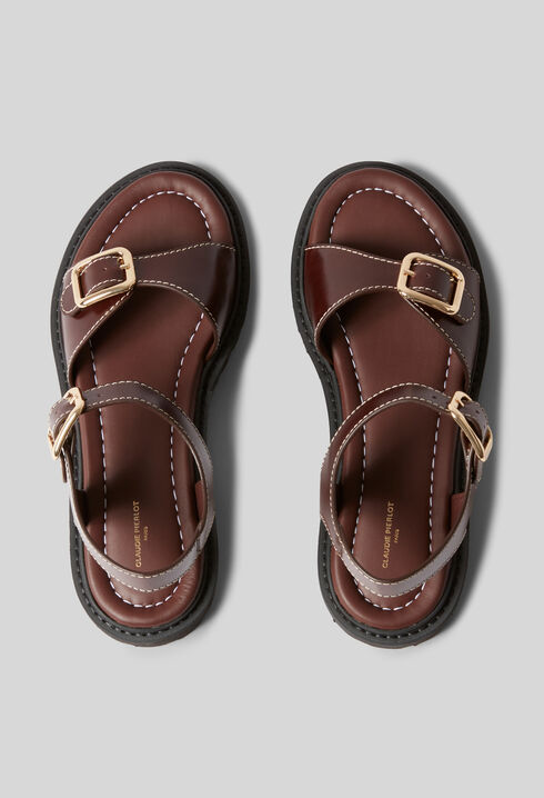 Sandalias de cuero con hebillas