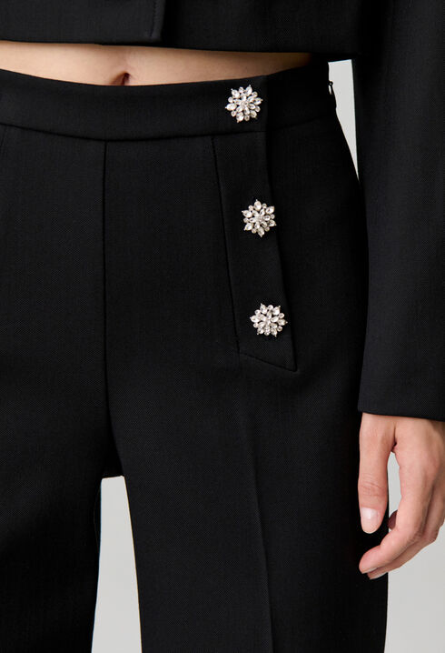 Pantal&oacute;n recto con botones joya