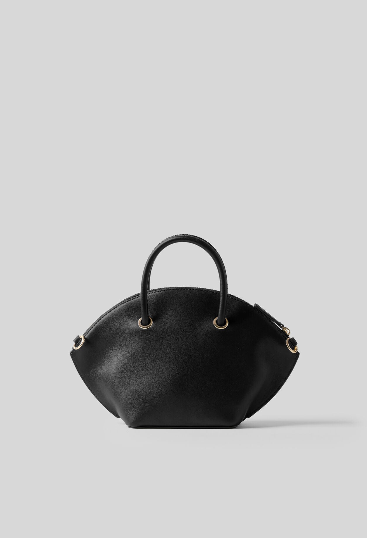 Bolso piel lisa con aros dorados
