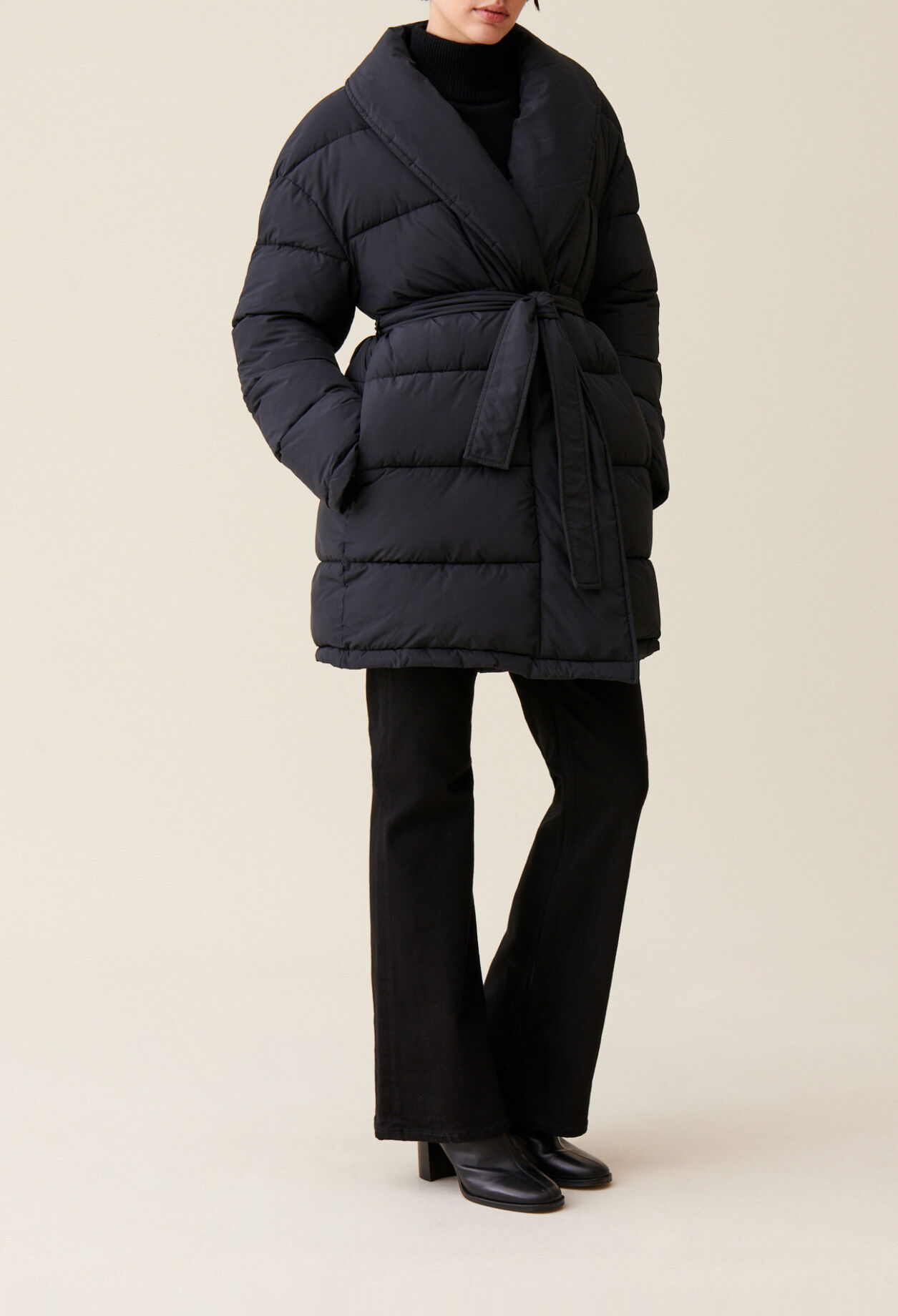 Chaqueta cuello chal con cintur&oacute;n