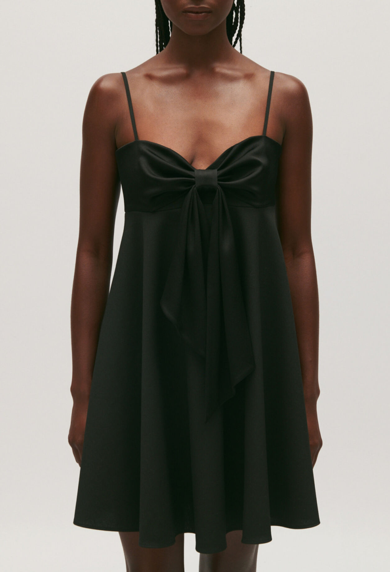 Vestido negro corto