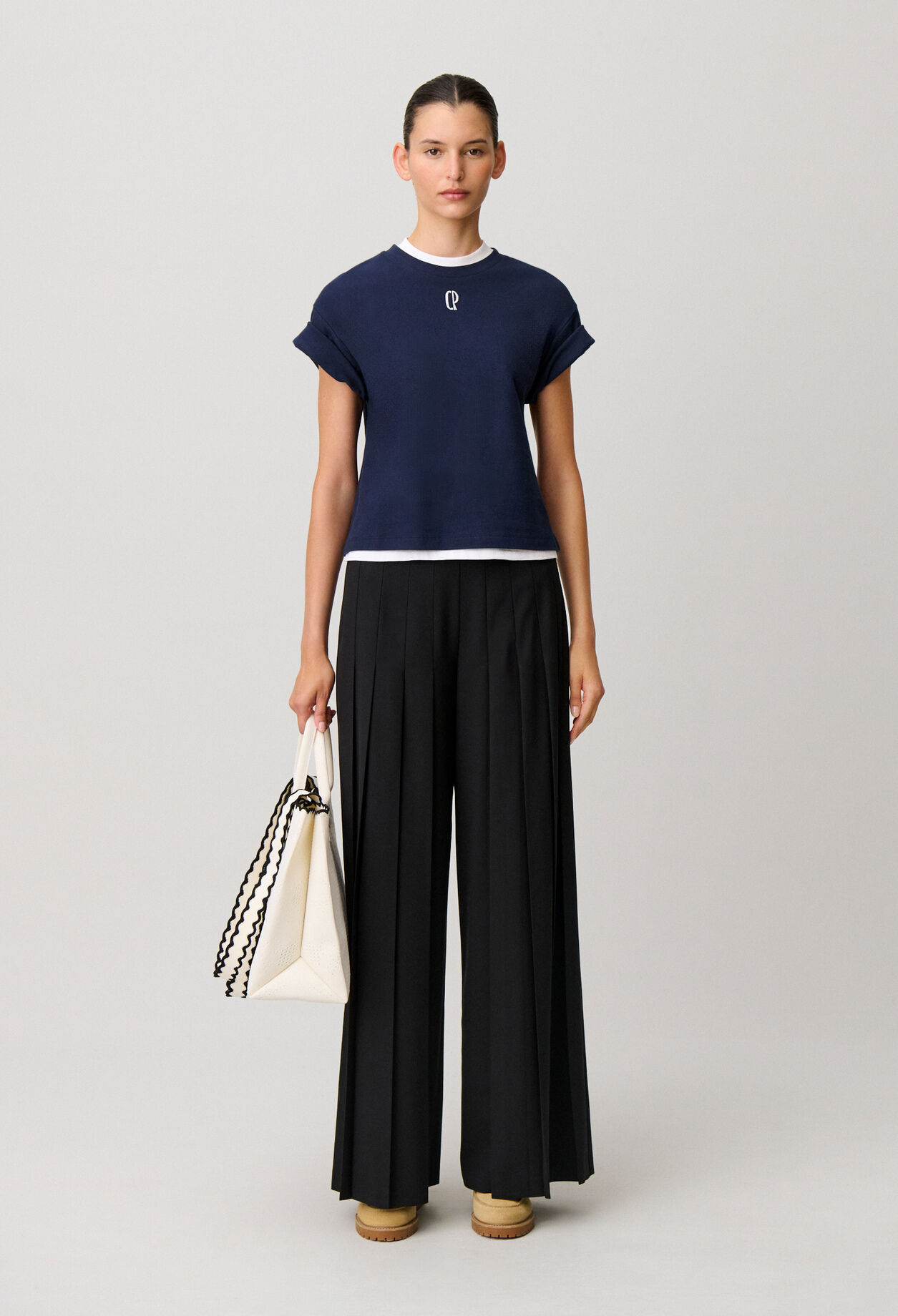 Pantal&oacute;n ancho plisado negro