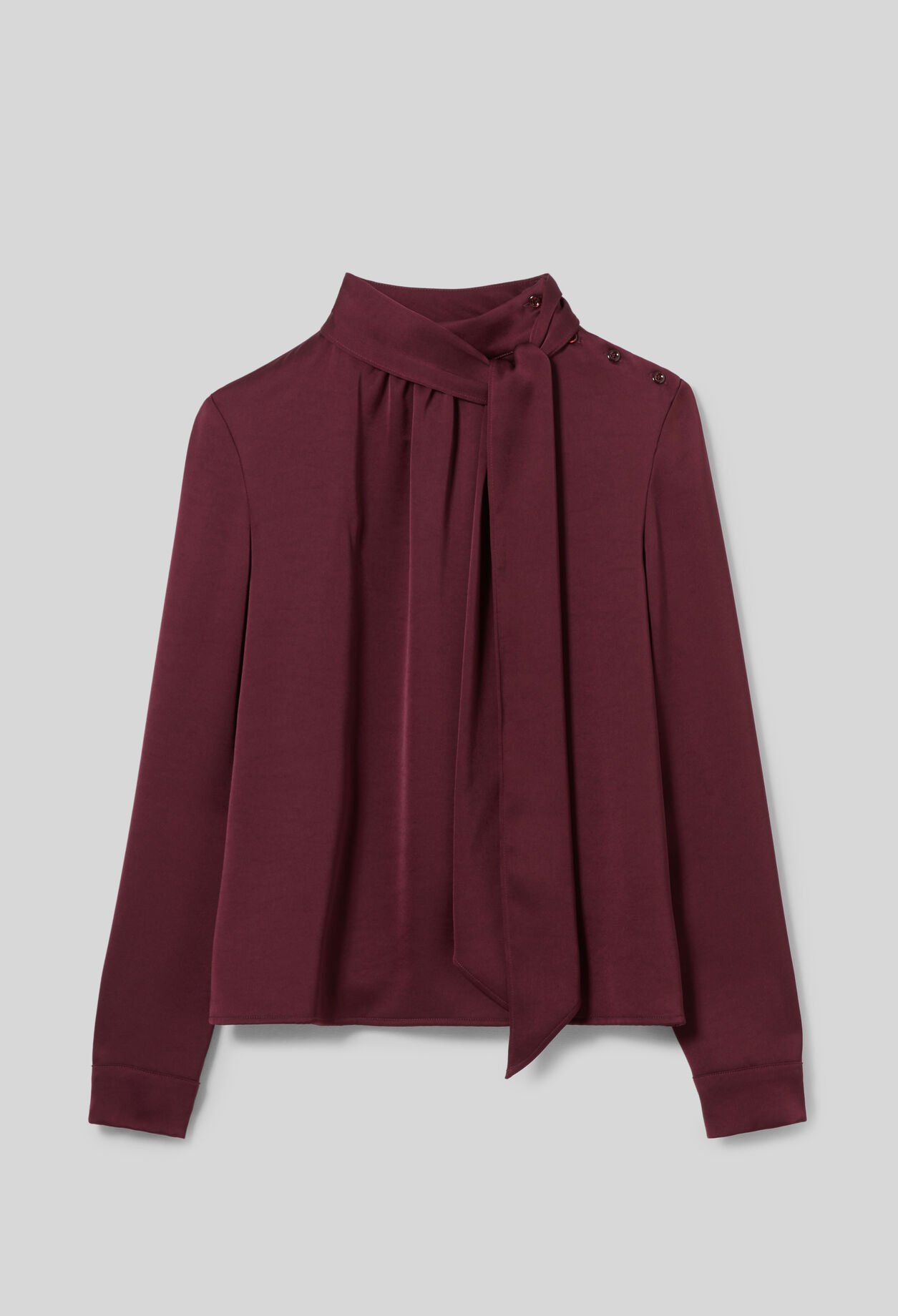 Blusa fluida con cuello lazada