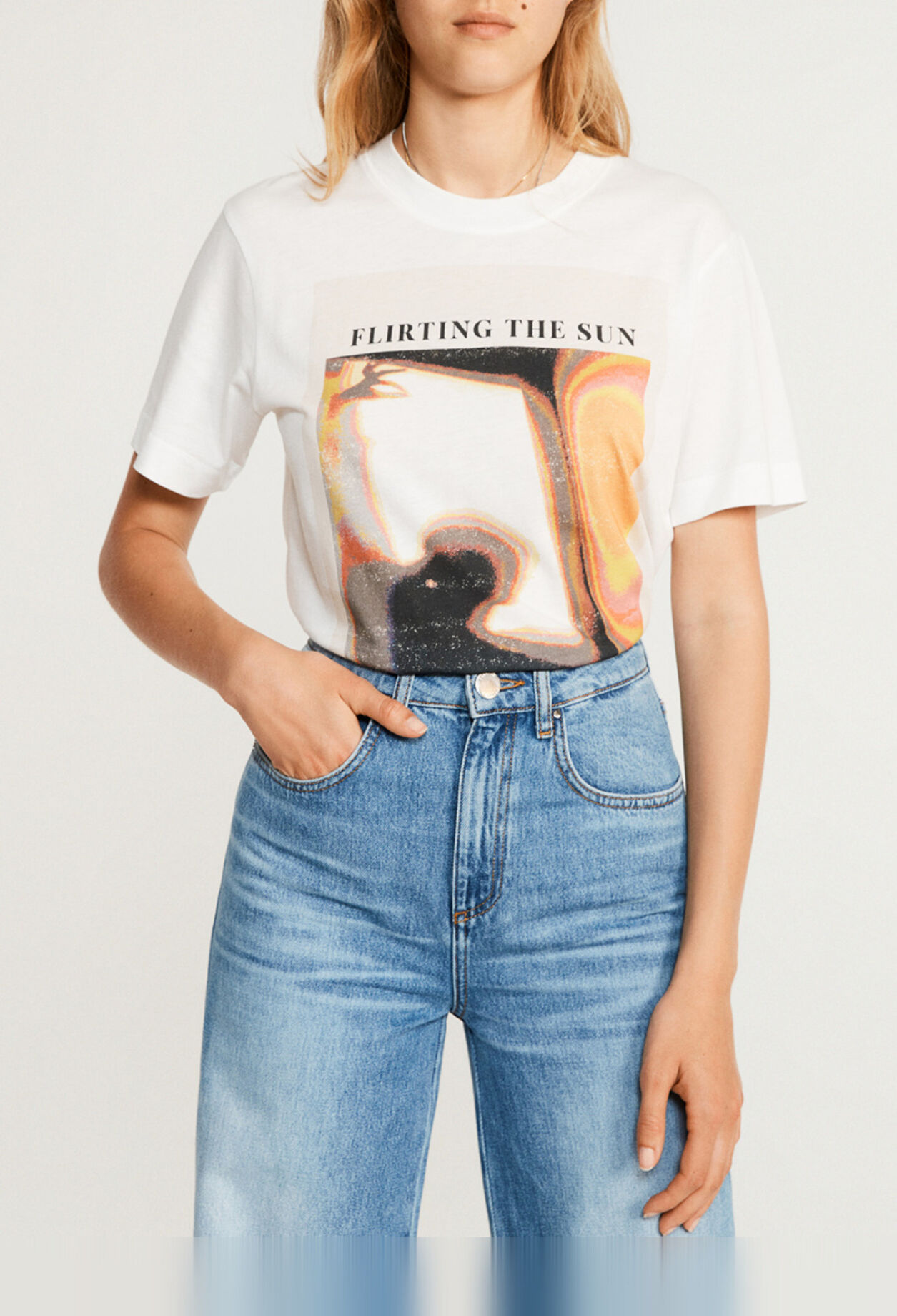 Camiseta blanca de manga corta