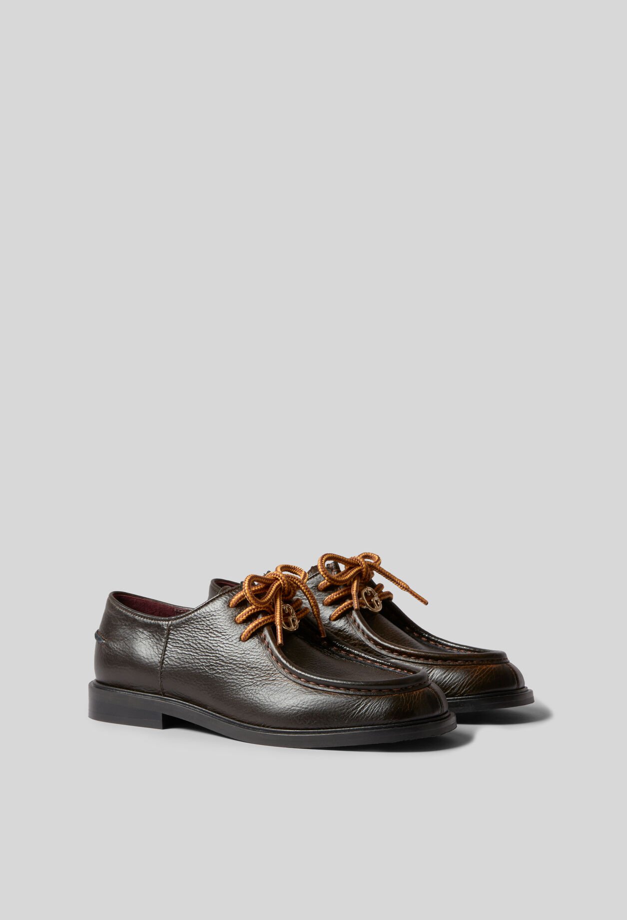 Zapatos derby de cuero granulados