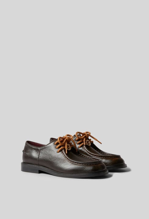 Zapatos derby de cuero granulados