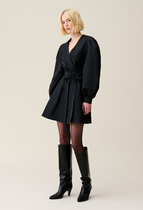 Vestido corto negro manga globo