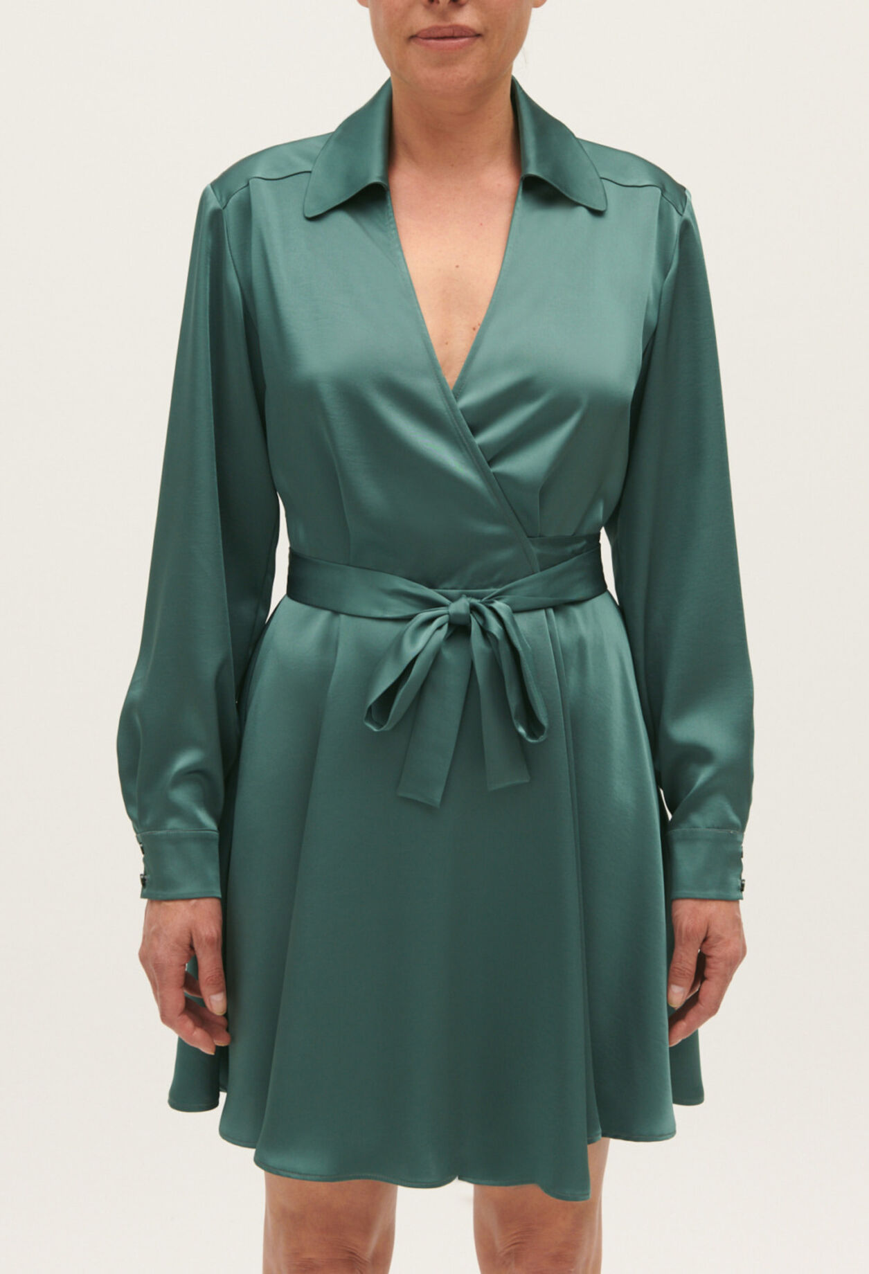Vestido corto cruzado verde