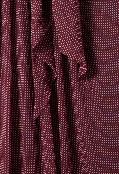 Vestido fluido con cuello lazo