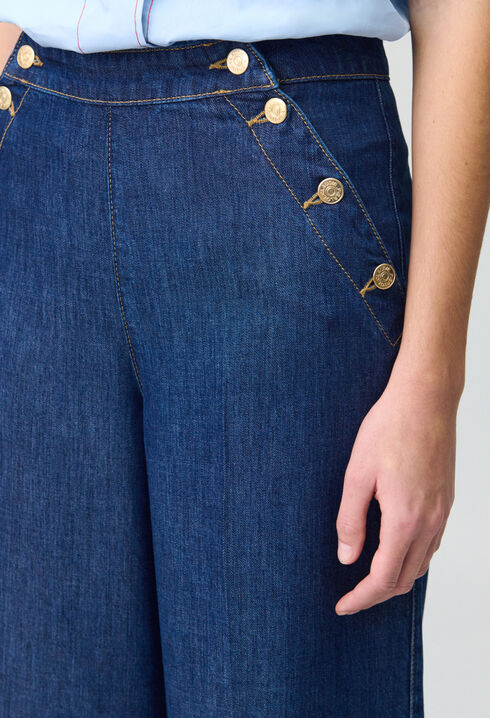 Pantalón vaquero ancho con botones