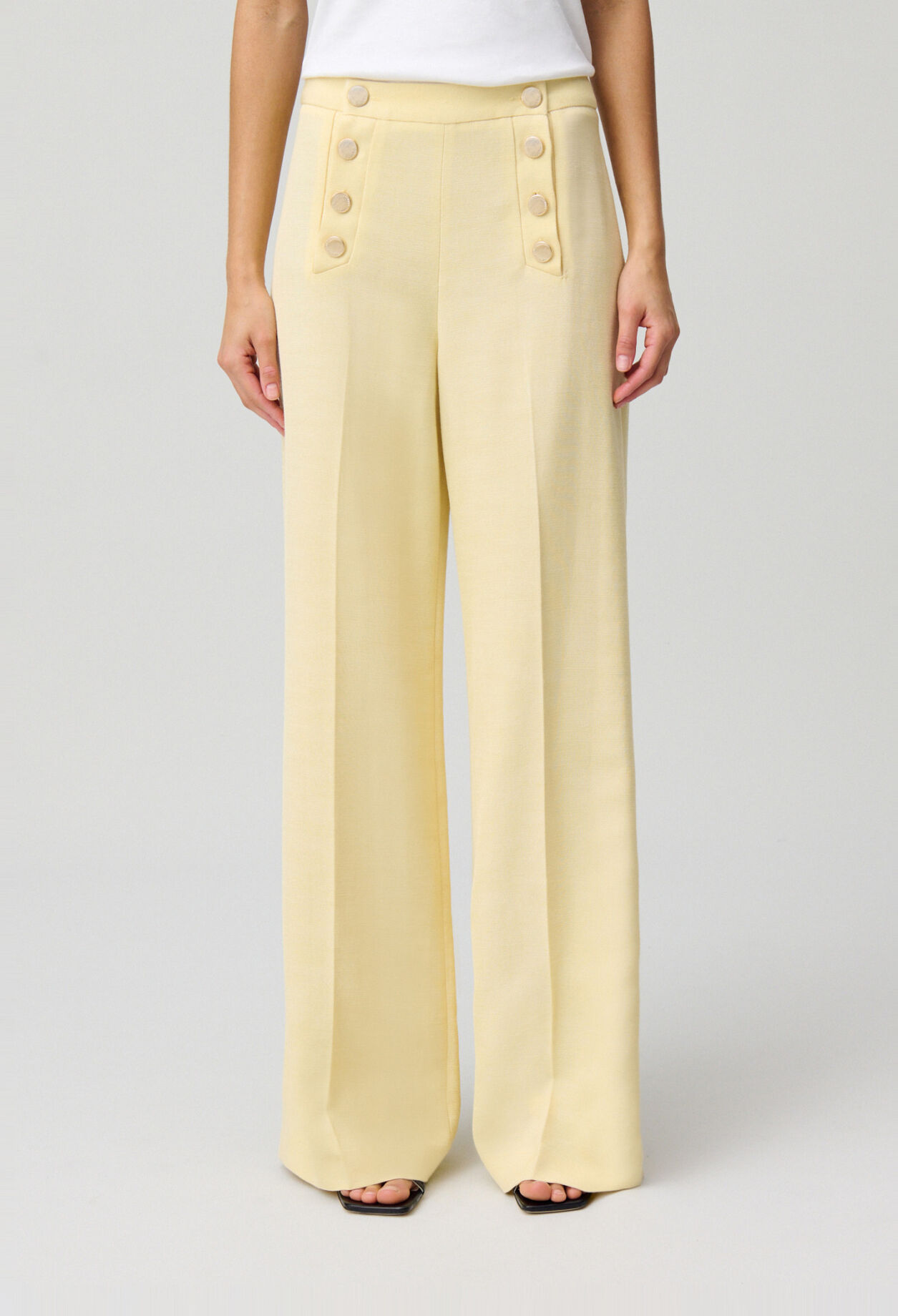 Pantal&oacute;n con botones tipo pont