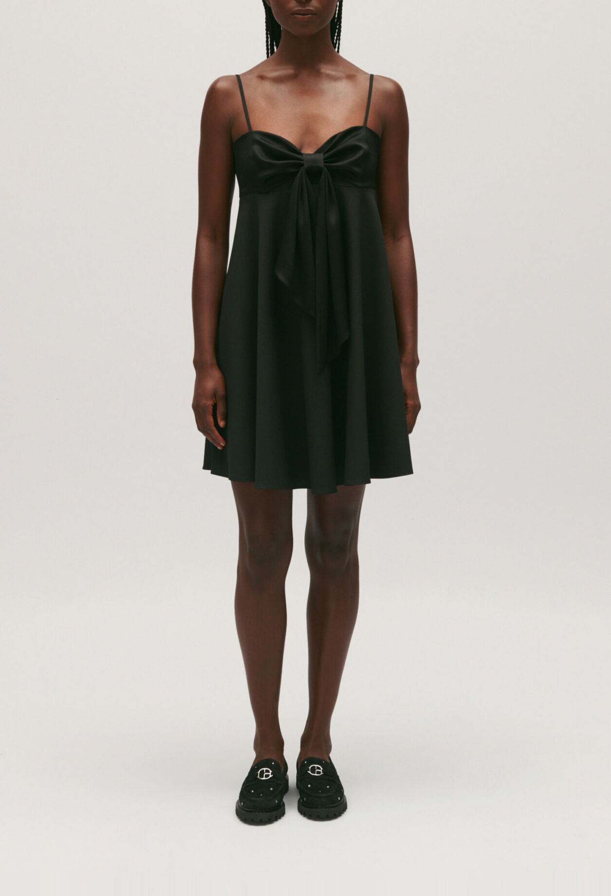 Vestido negro corto