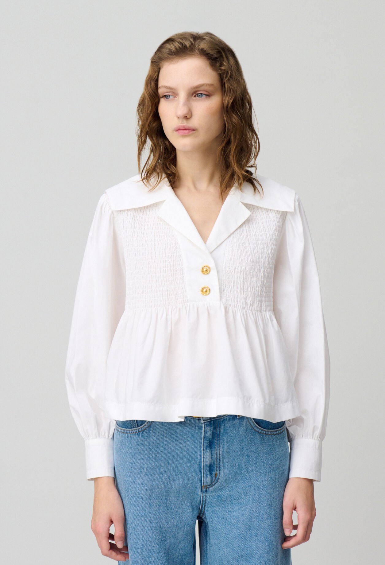 Blusa con volantes